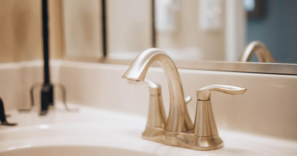 Installation sanitaire dans une salle de bain